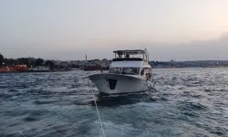 İstanbul Boğazı'nda sürüklenen tekne kurtarıldı