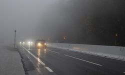Bolu Dağı geçişinde sağanak ve sis etkili oldu! Sürücüler zor anlar yaşadı
