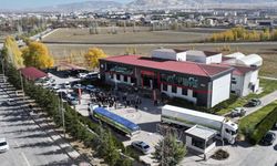 Yerli ve mili tohumlarla üretilen patates ile barbunyanın ilk alımı Niğde'de gerçekleştirildi