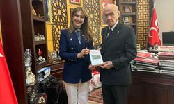 MHP'li Zuhal Karakoç’tan MHP Lideri Devlet Bahçeli’ye Yeni Kitap Takdimi
