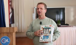 Gülnar Belediye Başkanı Önge’den gençlere kitap ve burs desteği