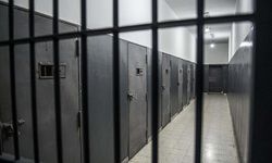 İsrail hapishanesinde Filistinli esire tecavüzü ortaya çıkaran başsavcı gözaltına alındı