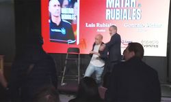 Eski İspanya Futbol Federasyonu Başkanı Luis Rubiales'e yumurtalı saldırı