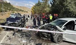 Sivas'ta iki otomobilin çarpıştığı kazada 1 kişi hayatını kaybetti, 2 kişi yaralandı