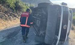 Mersin'de minibüs ile otomobilin çarpışması sonucu 11 kişi yaralandı