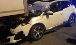 Çankırı'da otomobilin tıra çarptığı kazada 1 kişi yaşamını yitirdi, 1 kişi yaralandı