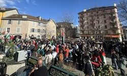 İsviçre'nin Cenevre kentinde binlerce kişi, Filistin halkıyla dayanışma için yürüyüş yaptı