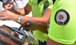 Sivas'ta motosikletle halı sahada drift atan sürücüye 3 bin 972 lira ceza kesildi