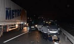 Kocaeli'de üç aracın karıştığı trafik kazasında 6 kişi yaralandı