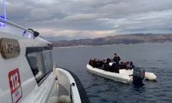 İzmir açıklarında 26 düzensiz göçmen kurtarıldı