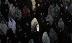 İran'da yağmur duası: Halk gözyaşlarıyla dua etti