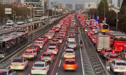 İstanbul'da trafik yine kilit! Yoğunluk yüzde 89'a ulaştı