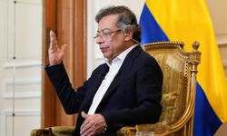 Kolombiya lideri Petro, Filistin Devlet Başkanı Abbas ile "verimli" bir görüşme yaptı