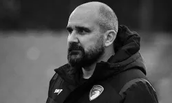 Sırbistan Süper Ligi'ndeki maçta kalp krizi geçiren teknik direktör hayatını kaybetti