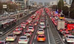 İstanbul'da trafik yine kilit! Yoğunluk yüzde 89'a ulaştı