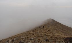 Aras Dağları sisler altında kartpostallık manzaralar sundu