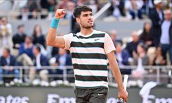 Alcaraz, ATP Finalleri'nde Fritz'i geçerek 2'de 2 yaptı