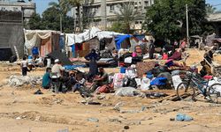 İsrail, Refah'ta mahsur kalan Filistinlilerden 4'ünü daha öldürdüğünü açıkladı