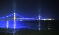 1915 Çanakkale Köprüsü, Dünya Diyabet Günü’nde mavi ışıkla aydınlatıldı
