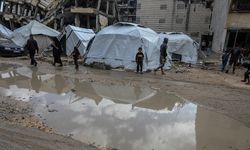 Gazze Sağlık Bakanlığı, sağlık durumunun felaket boyutunda olduğunu ve “tıbbi çadırların” su altında kaldığını açıkladı