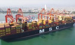 Kapasitesi artırılan Mersin Limanı'nın yeni terminaline 400 metrelik konteyner gemisi yanaştı