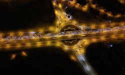 Tatilcilerin dönüş yoğunluğu: 43 ilin geçiş noktasında trafik arttı