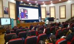 Bakü’de "15 Aralık Dünya Türk Dili Ailesi Günü" konferansla kutlandı