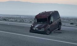 Konya’da hafif ticari araç takla attı