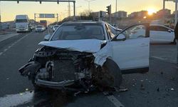 Elazığ’da minibüs ile cip çarpıştı