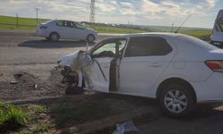 Diyarbakır’da iki araç birbirine girdi