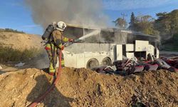 Park Halindeki Otobüs Yangın Nedeniyle Küle Döndü