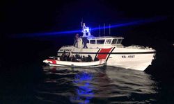 İzmir'de göçmen kaçakçılarına baskın