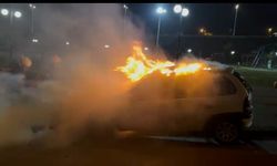 Yozgat'ta park halindeki otomobilde çıkan yangın söndürüldü