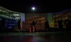 Şam'da Suriyeli kayıpların hikayesini anlatan "İsmail'i Beklerken" oyunu sahnelendi