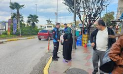 Bandırma'da zabıta ekipleri dilenciyi suçüstü yakaladı