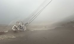 Marmaris'te fırtına ve sağanak etkili oldu: 3 tekne karaya vurdu