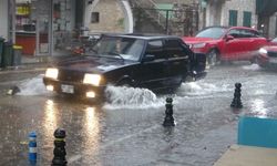 Menteşe’de şiddetli yağmur ve dolu etkili oluyor