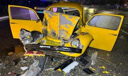 Uşak'ta otomobil ile otobüs çarpıştı: 1'i ağır 3 yaralı