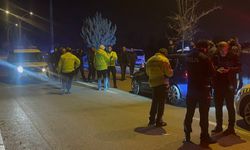 Kamyona arkadan çarpan otomobil hurdaya döndü; 1 ölü 1 yaralı