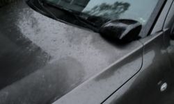 Park halindeki 40 araca sopayla zarar verdi