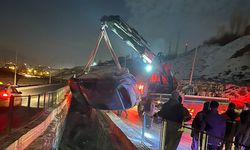 Kontrolden çıkan otomobil su kanalına düştü: 1 yaralı