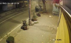 Beykoz'da ehliyetsiz sürücünün kullandığı otomobil ağaca çarpıp yola savruldu: 2 yaralı