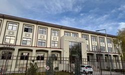 Adliyede çalışan memur ihale bedellerini zimmetine geçirdiği iddiasıyla tutuklandı