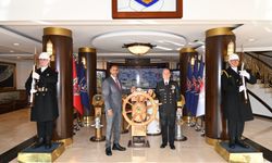 Somali Limanlar ve Deniz Ulaştırma Bakanı Nur, Deniz Kuvvetleri Komutanı Tatlıoğlu’nu ziyaret etti