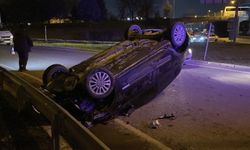 Kontrolden çıkan otomobil takla attı