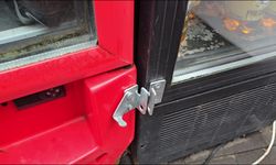 Çocuklar büfenin kilidini çözdü: İşletmeci isyan etti