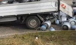 Diyarbakır'da tüplerin yola savrulduğu kaza ucuz atlatıldı