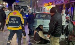 Motosiklet otomobile arkadan çarptı: 1 yaralı