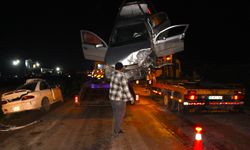 Amasya'da iki otomobil kafa kafaya çarpıştı: 8 yaralı