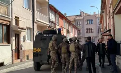 Yenişehir’de polislere ateş açıldı: Cezaevi firarisi de yakalandı